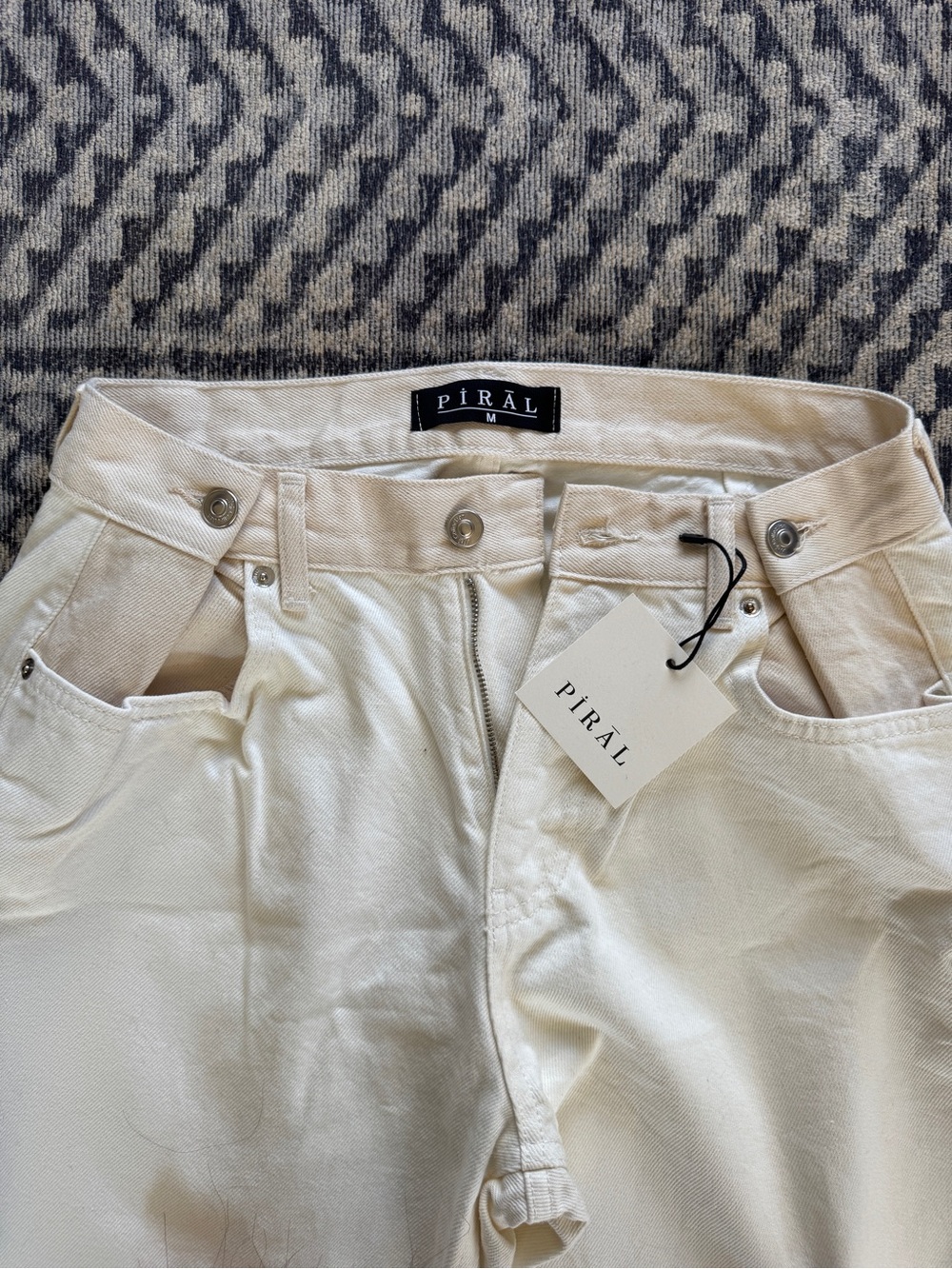 NWT Piral tri-fold jeans two-tone cream sz medium - Picture 9 of 10